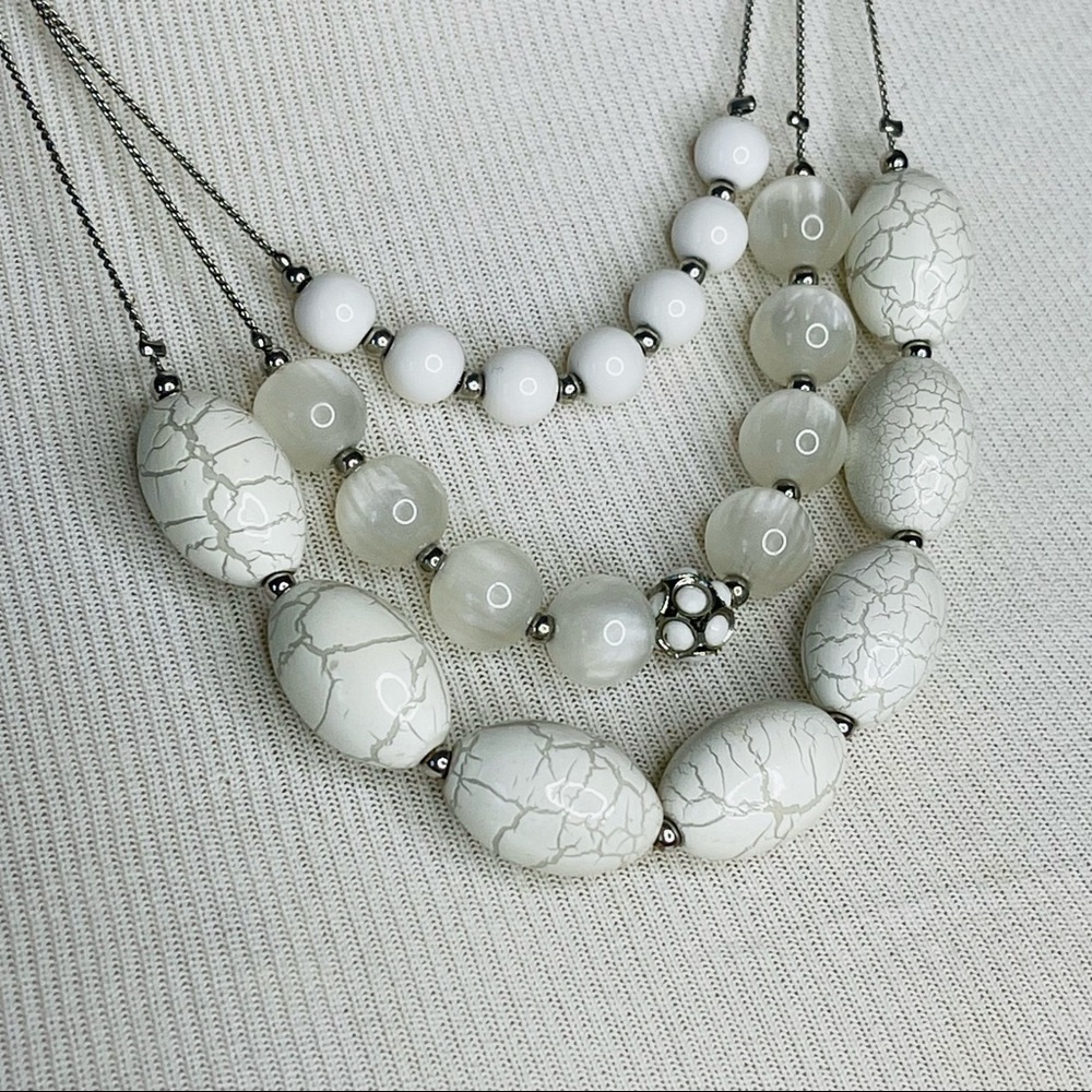 NY Collection White Beaded Triple Strand Necklace - Picture 2 of 5